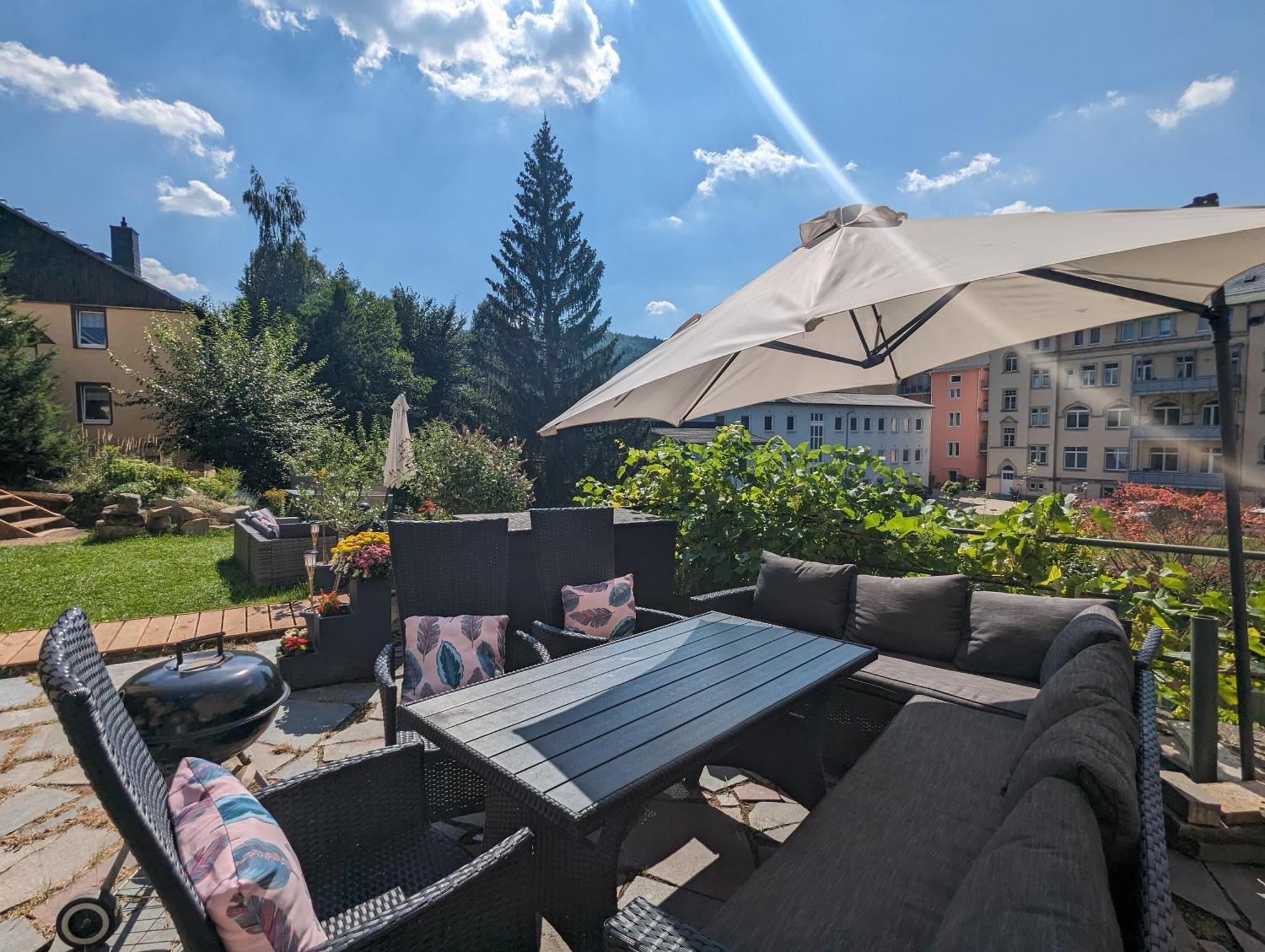 F2 - Urlaubsmagie Sauna, Whirlpool, Pool & Garten Sebnitz Dış mekan fotoğraf