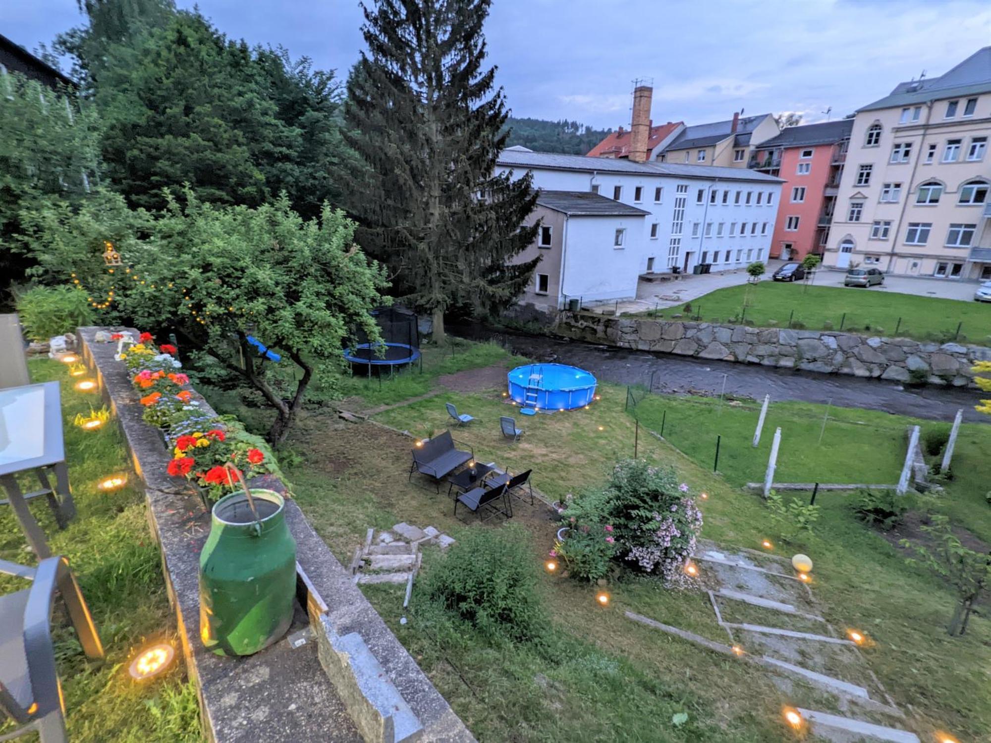 F2 - Urlaubsmagie Sauna, Whirlpool, Pool & Garten Sebnitz Dış mekan fotoğraf