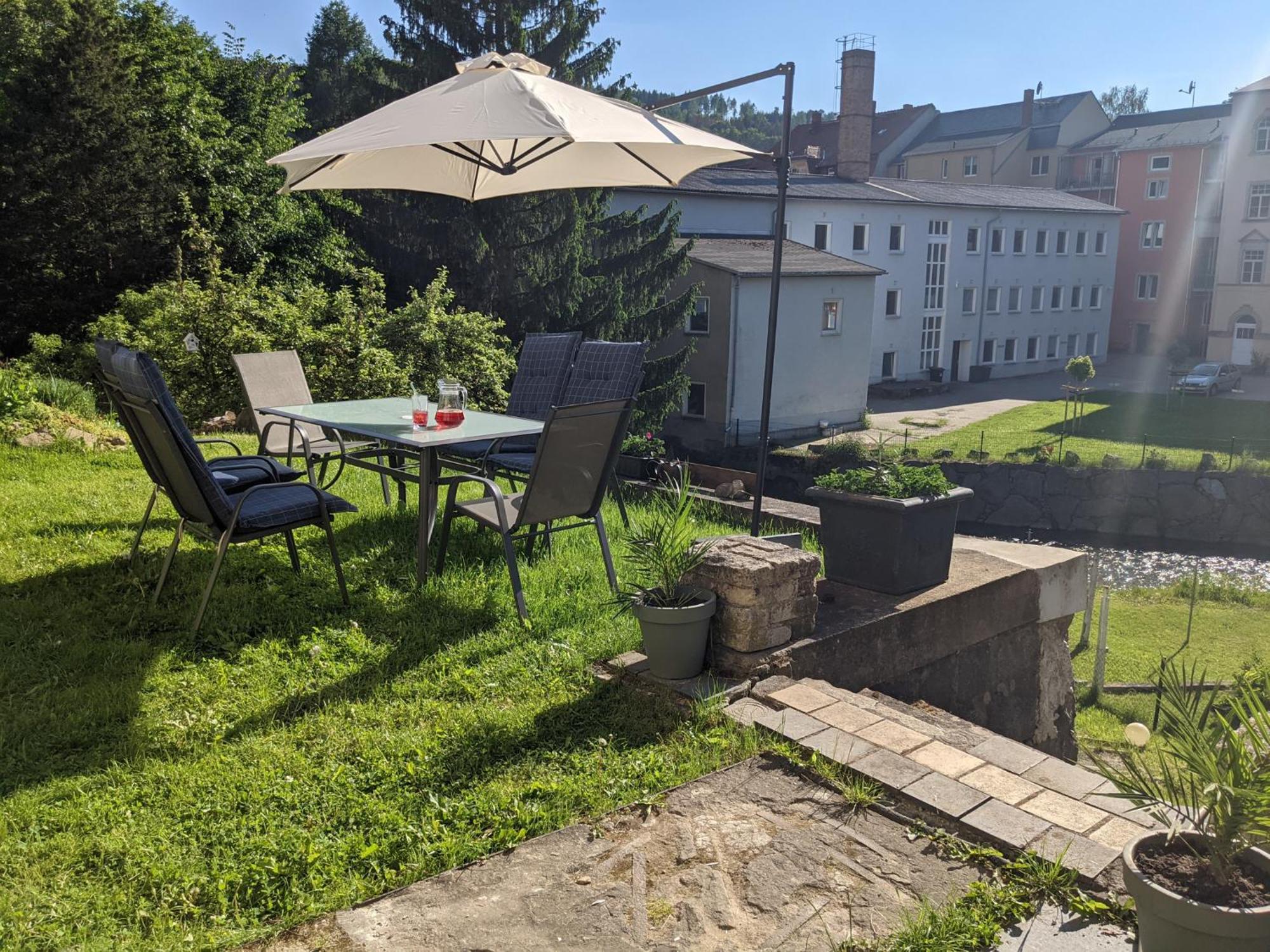 F2 - Urlaubsmagie Sauna, Whirlpool, Pool & Garten Sebnitz Dış mekan fotoğraf