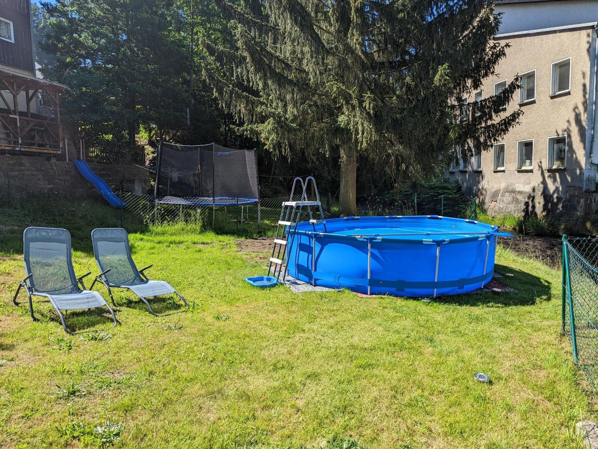 F2 - Urlaubsmagie Sauna, Whirlpool, Pool & Garten Sebnitz Dış mekan fotoğraf